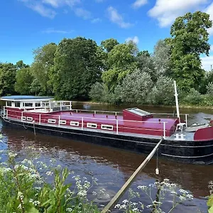 Botel Unique Houseboat Experience I Break, York